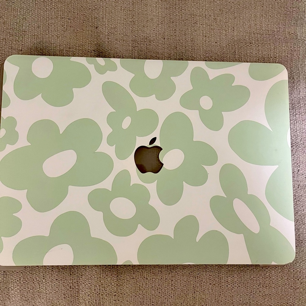 Green and White Flower MacBook Pro Case